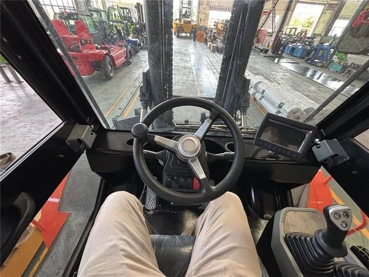 Cabin xe nâng địa hình SOCMA HNY80