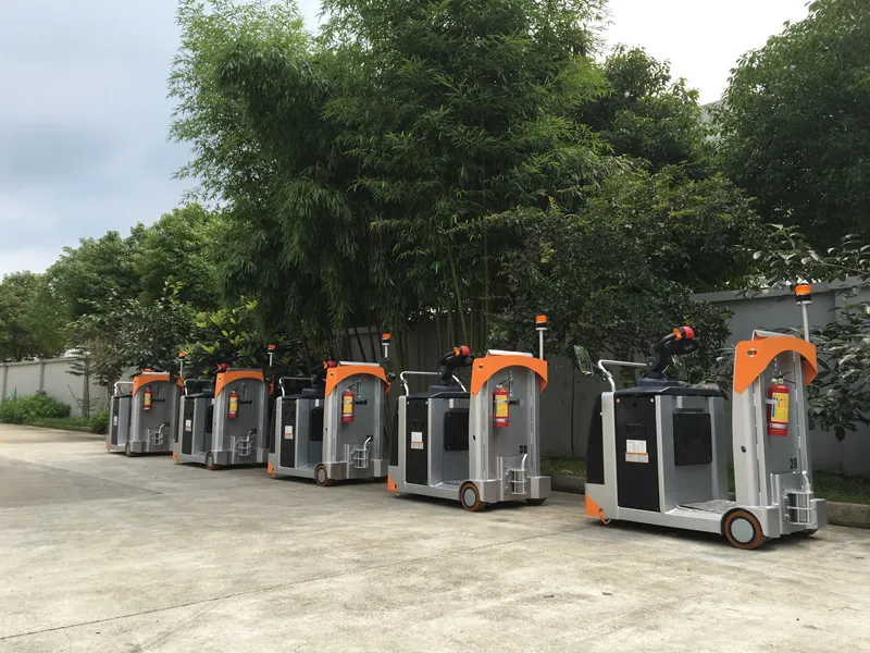 Xe kéo điện Zowell XTE30 — lô xe ngoài trời