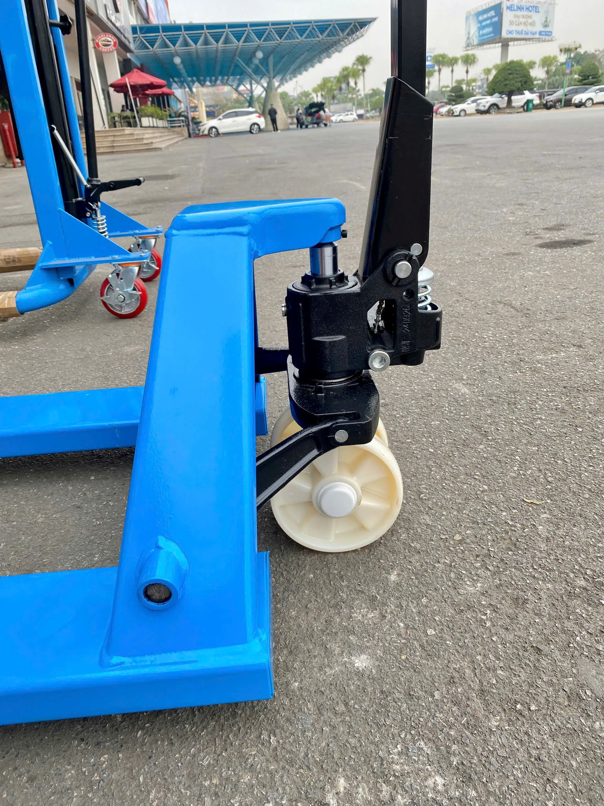 Xe nâng tay Interlift Pro 3 tấn, càng 550/685 mm