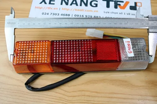 HS-LL004 cụm đèn hậu Toyota 5FD30 góc chụp khác