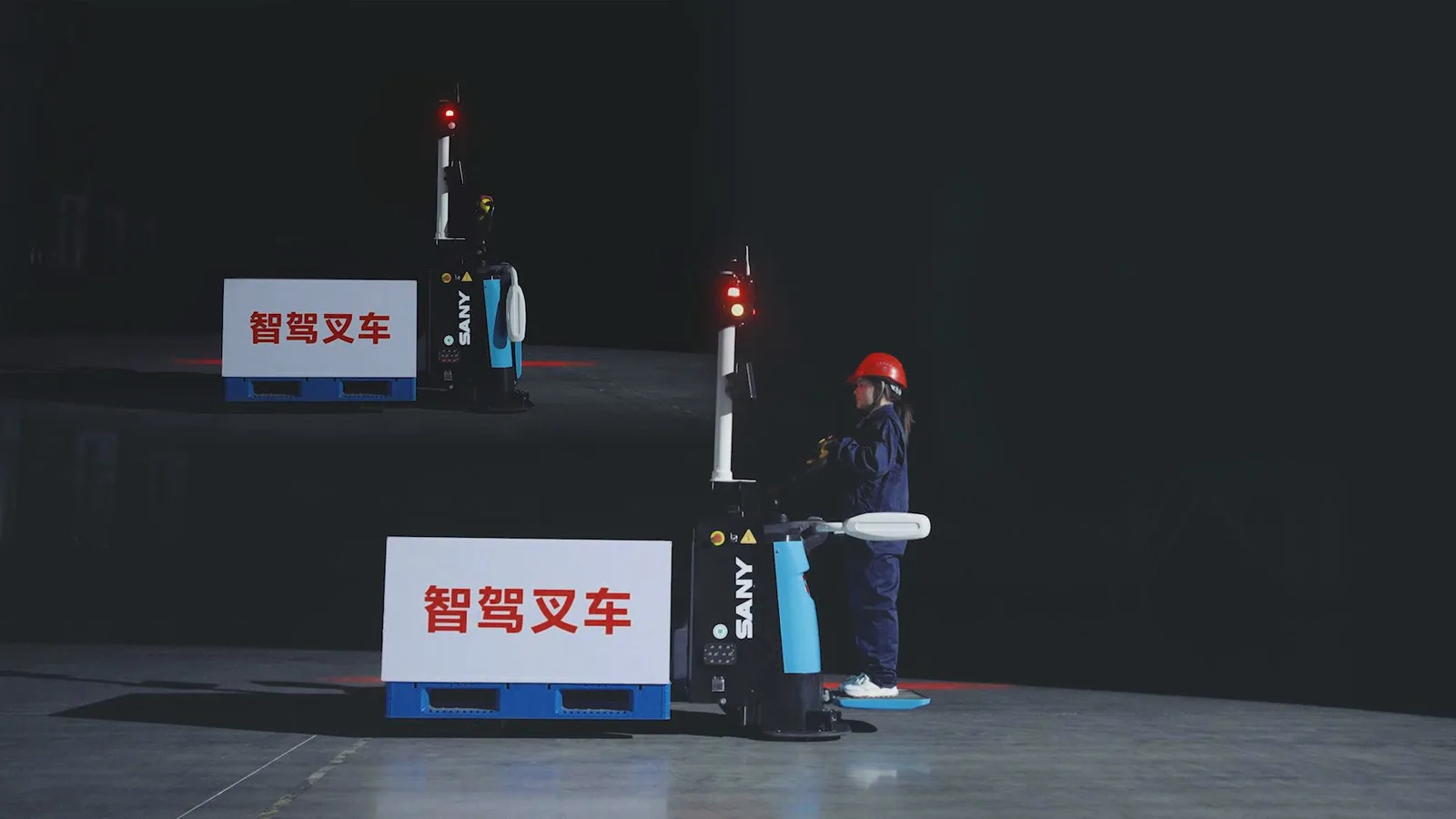 Hai chế độ trên một xe: tự chạy hoặc có người lái — Xe nâng tay tự động Sany SCB25A7