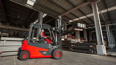 Xe nâng điện Linde E40-20 4 tấn nâng 4 m pin lithium