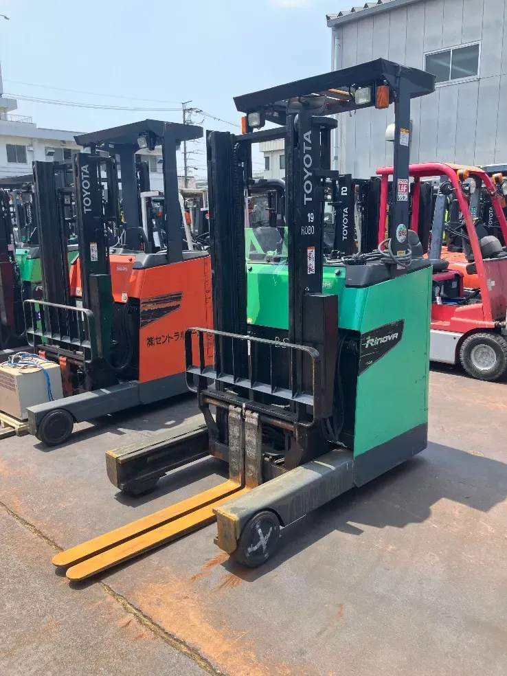 Xe nâng reach truck cũ Toyota 8FBR15 1,5 tấn
