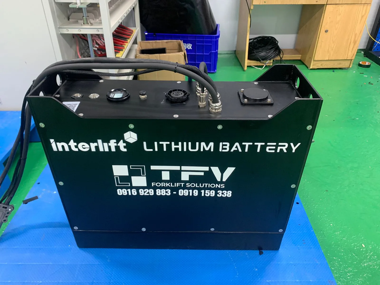 Pin lithium xe nâng 36V Interlift tại xưởng TFV