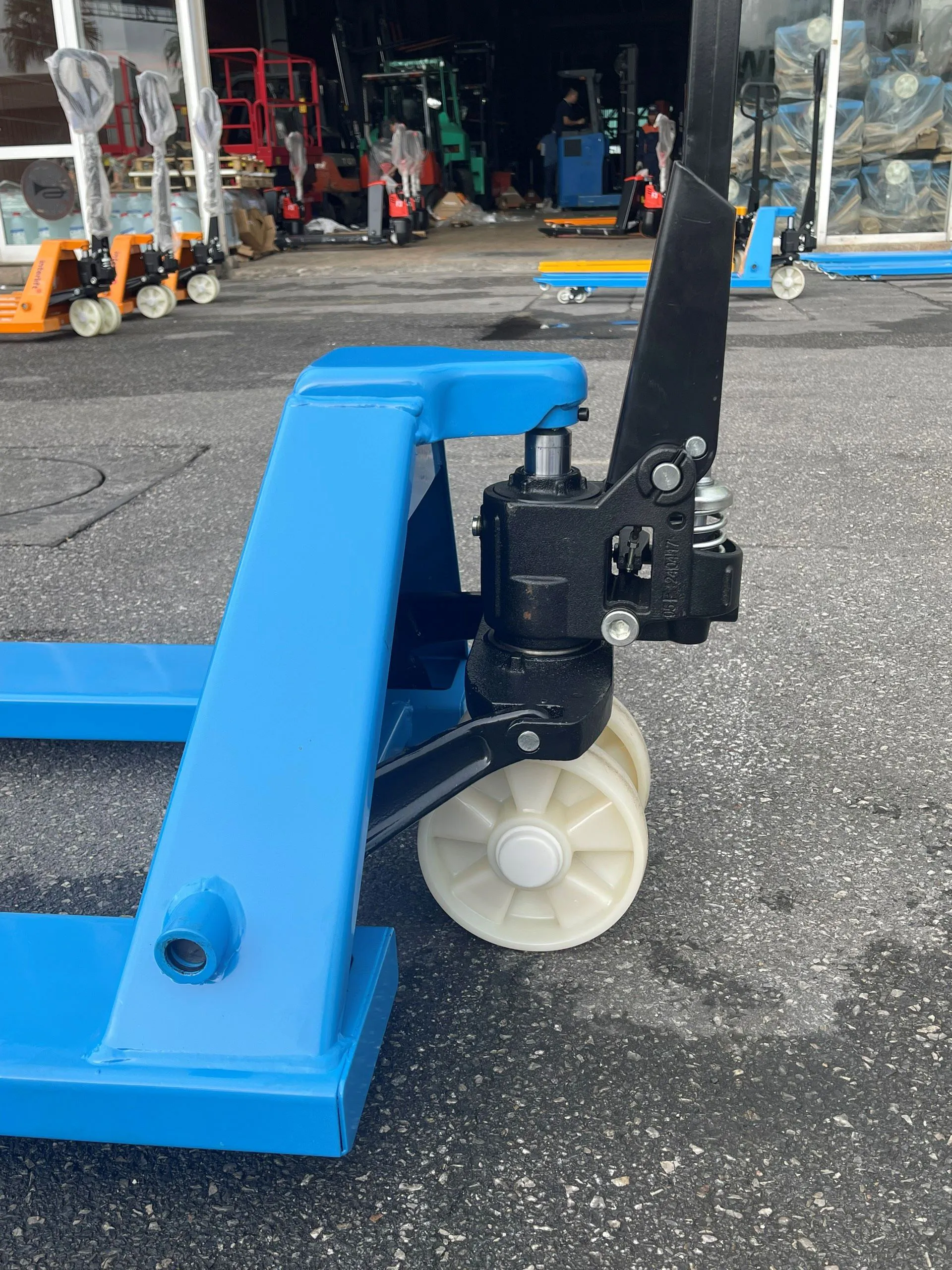 Kích thước càng xe nâng tay Interlift 2,5 tấn