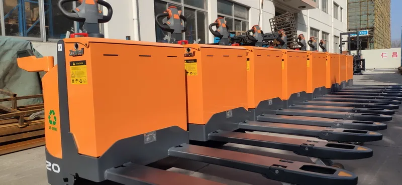 Lô xe nâng tay điện Zowell tại nhà máy