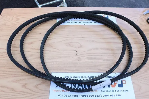 Dây curoa quạt xe nâng 8FD10-30 kéo bơm nước, cánh quạt và máy phát động cơ 1DZ