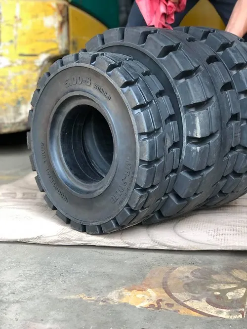 Hông lốp đặc 18x7-8 Mr Solid có in cỡ