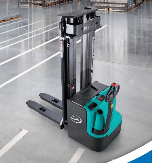 Xe nâng Reach Truck
