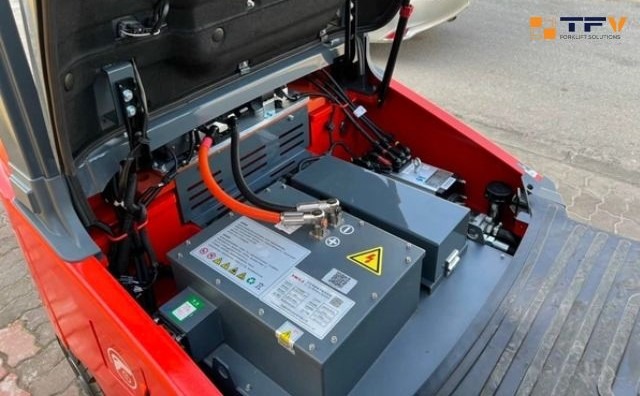 Pin lithium giúp tối ưu không gian phòng sạc xe nâng như thế nào?