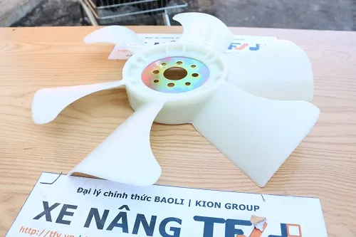 Cánh quạt làm mát xe nâng động cơ C240 4JG2 mã Z-8-94470-553-0