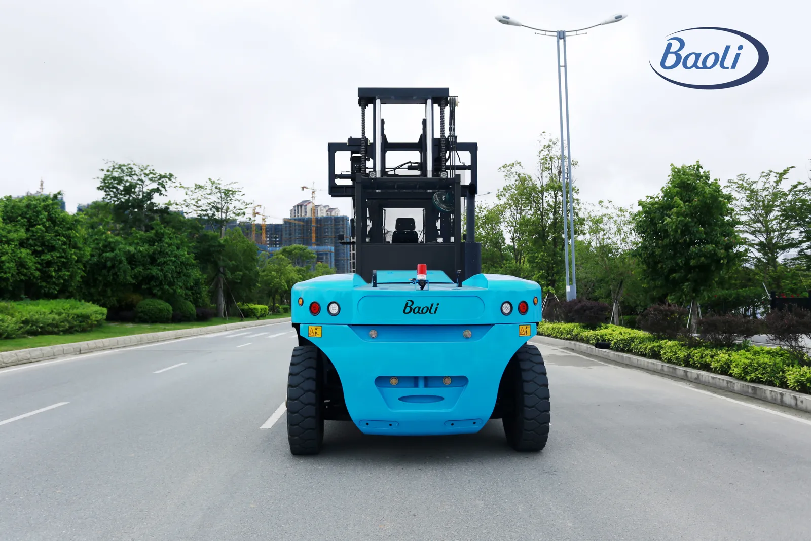 Xe nâng dầu Baoli KBD150 nhìn phía sau