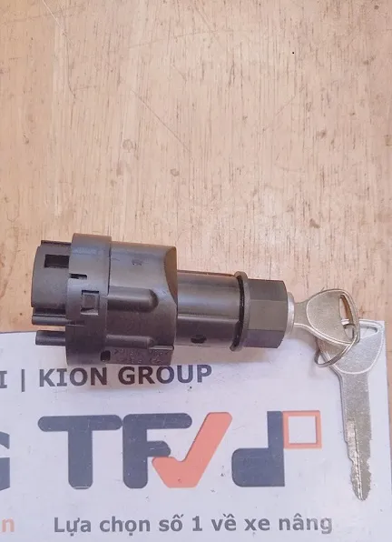 Ổ khoá điện dùng cho xe nâng Toyota 7FD 7FG 8FD nhìn ngang thân
