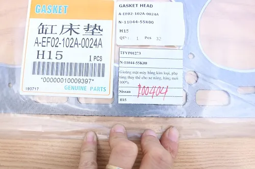 Nhãn gioăng mặt máy xe nâng Nissan H15 ghi mã N-11044-55K00
