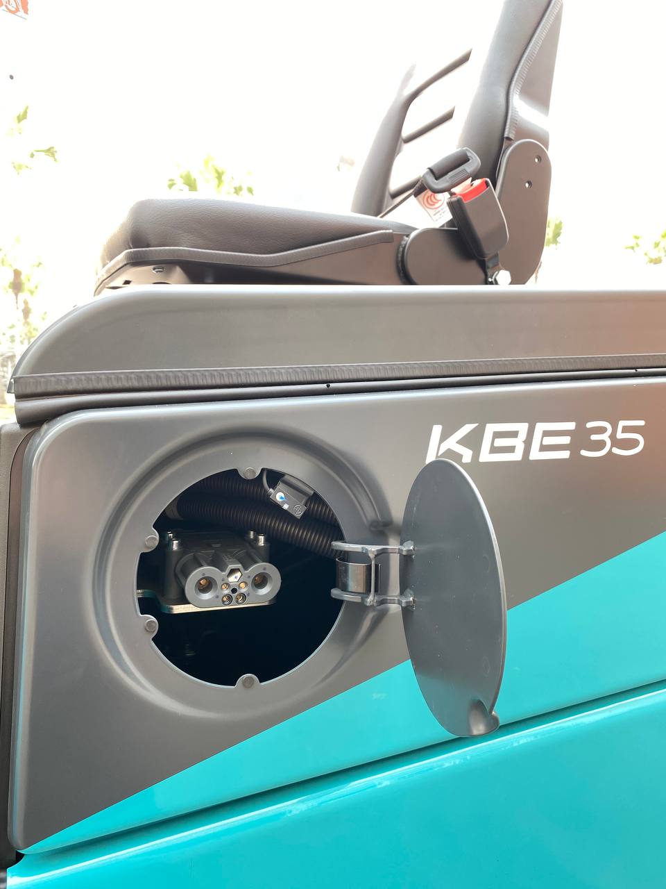 Xe nâng điện 3.5 tấn Baoli KBE35-Li-01. Nâng cao 4.5m. Sản xuất 2025. Mới 100%