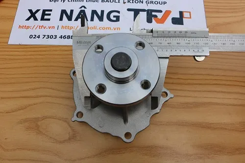 Đo đường kính ngoài bơm nước làm mát xe nâng 5864511