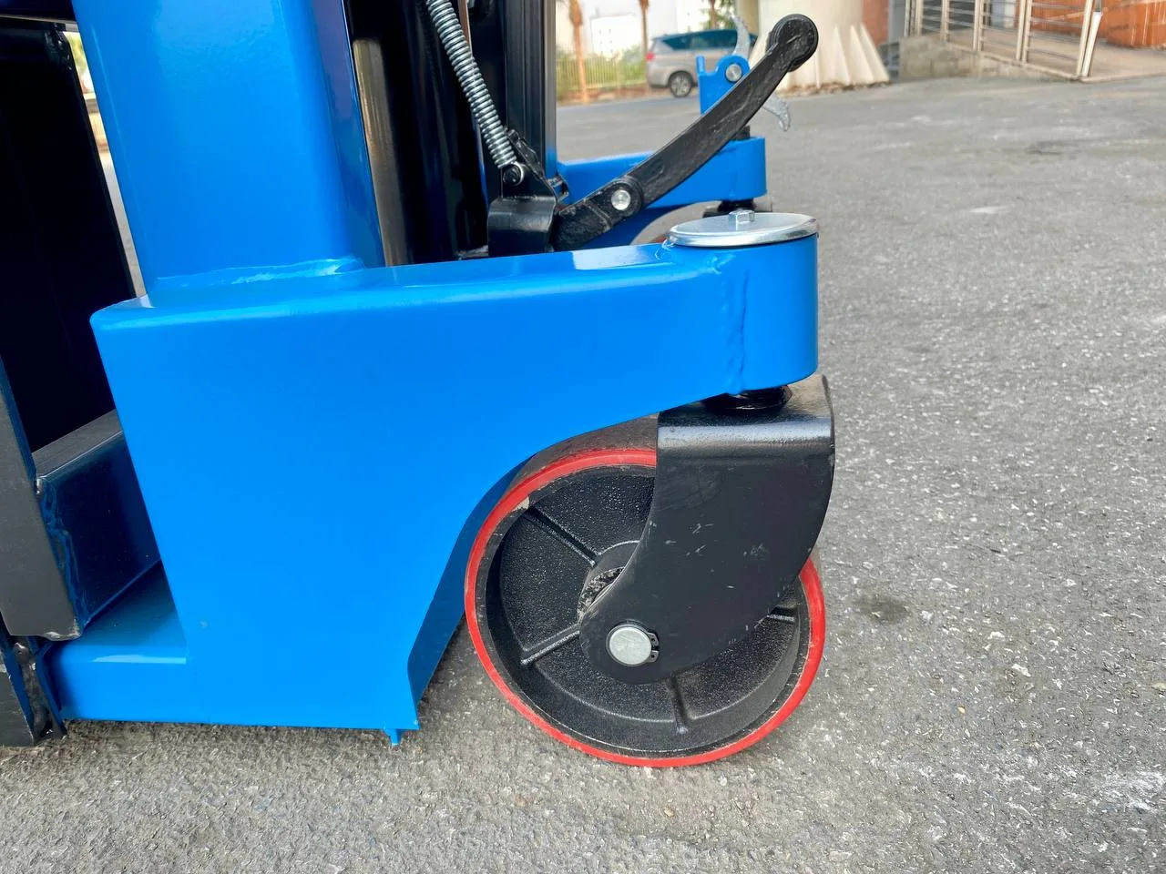 Bánh PU của xe nâng tay cao Interlift CTY-E2.0T