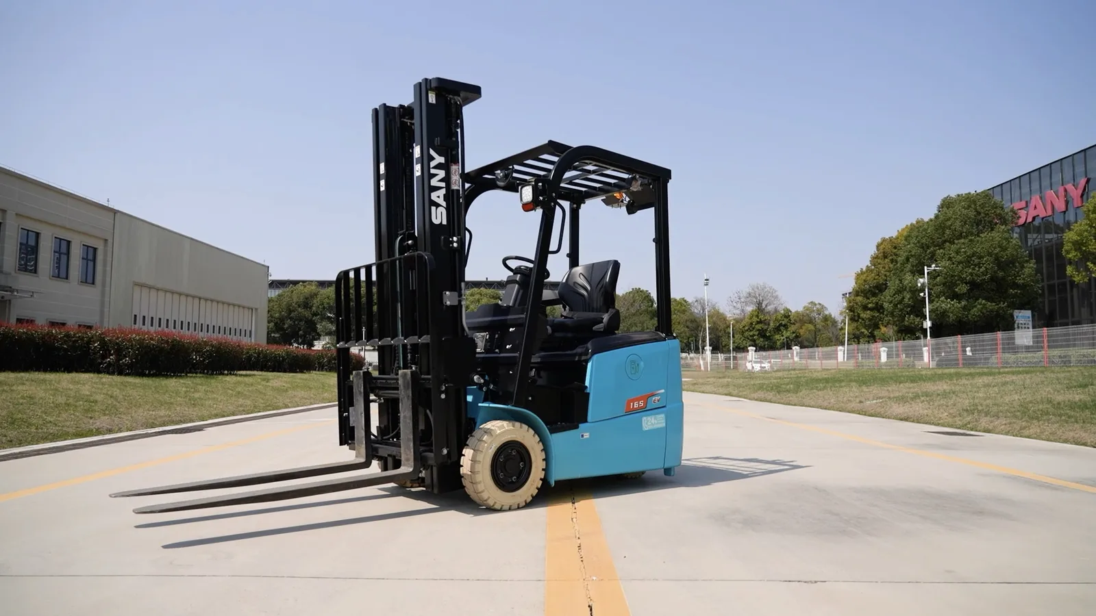 Xe nâng điện 3 bánh Sany SCP16S tại nhà máy Sany
