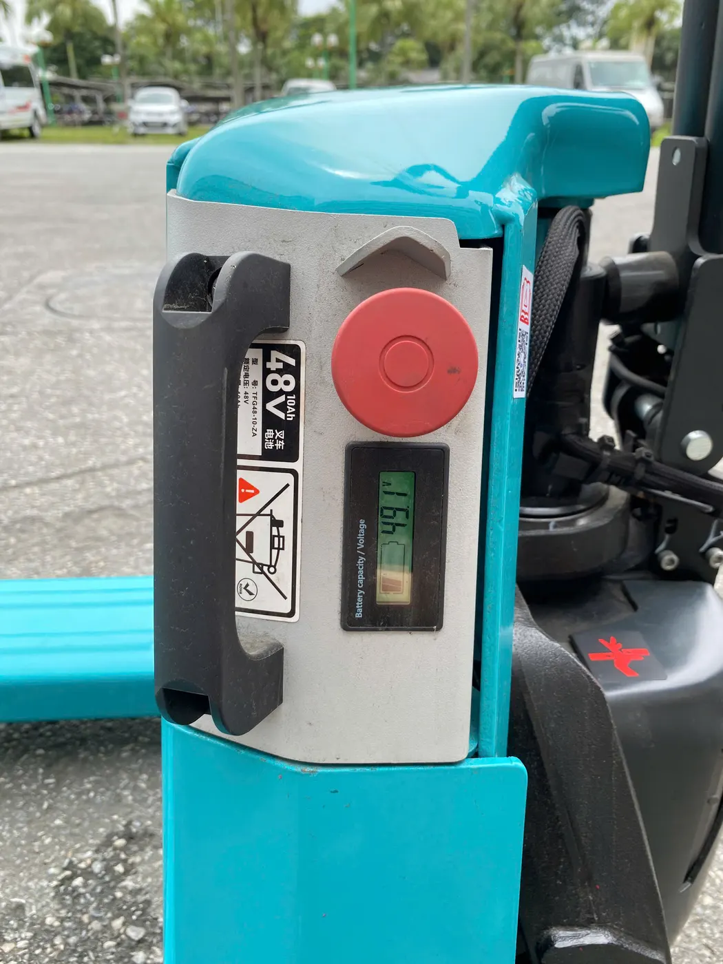 Pin lithium 48V và đồng hồ báo pin xe nâng tay điện Baoli EP15