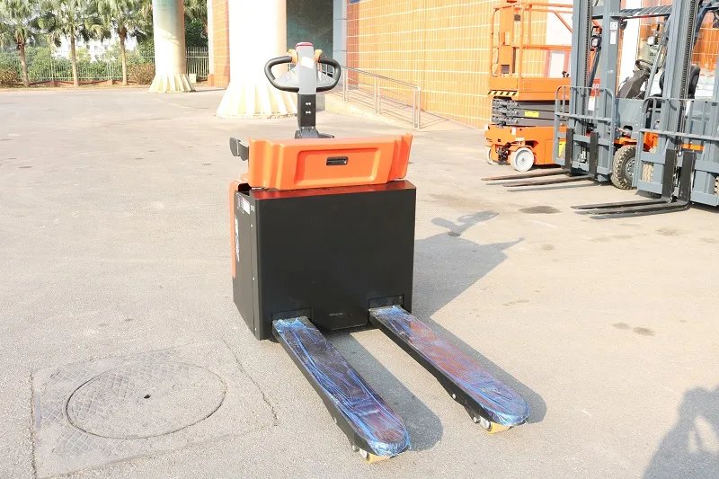 Xe nâng tay điện Heli CBD25J-RLI nhìn thẳng phía trước càng