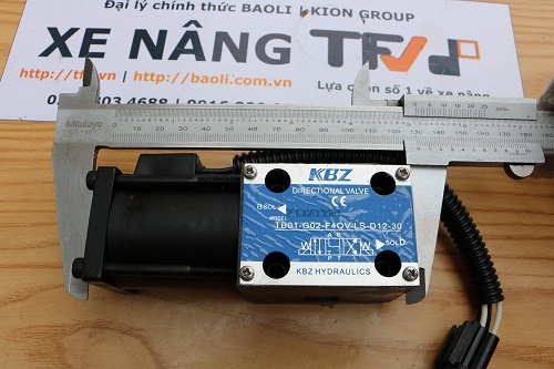 Van điện từ hộp số xe nâng, mã 12N53-82551 hiệu Folangsi. Mã P.00860