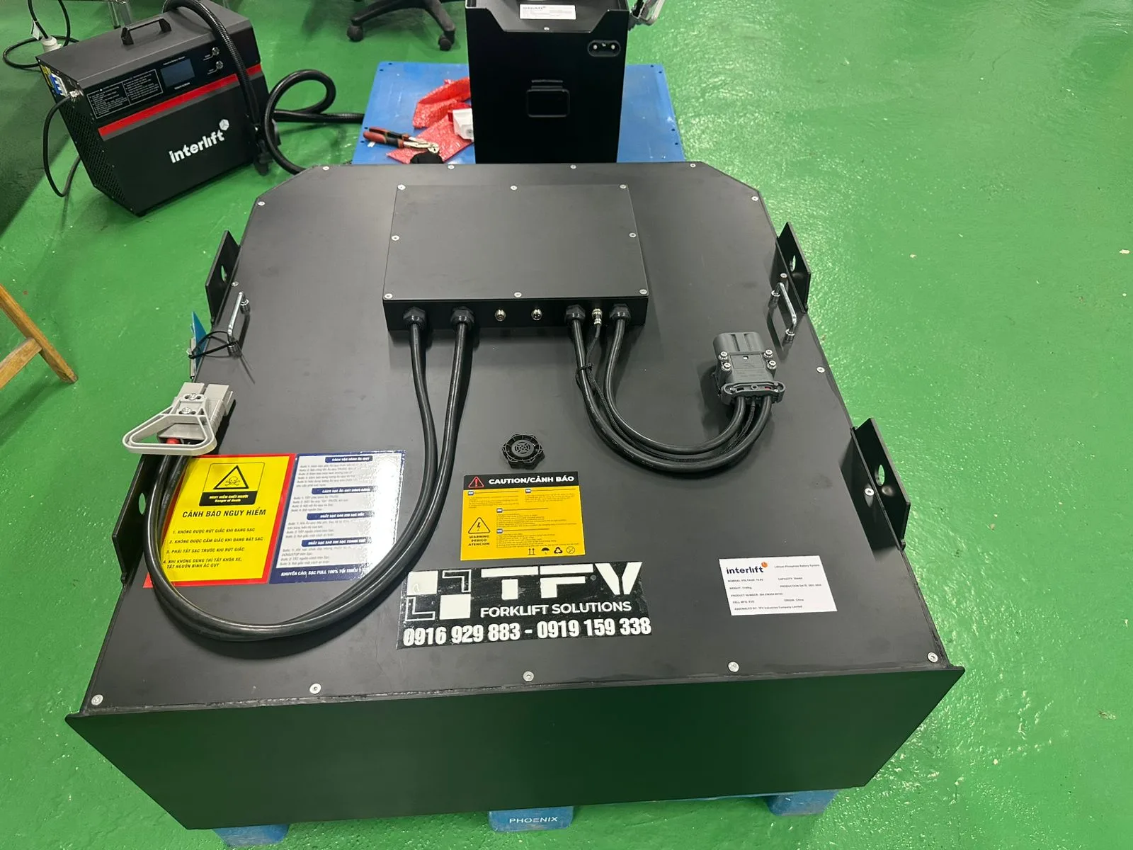 Pin lithium xe nâng 80V Interlift tại xưởng TFV