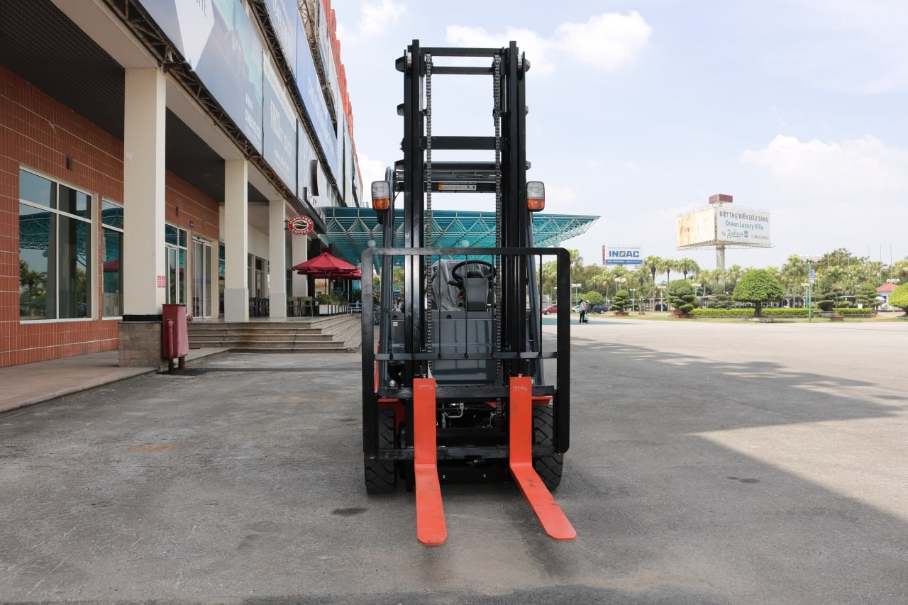 Xe nâng điện Toyota 8FBN25 2,5 tấn pin lithium