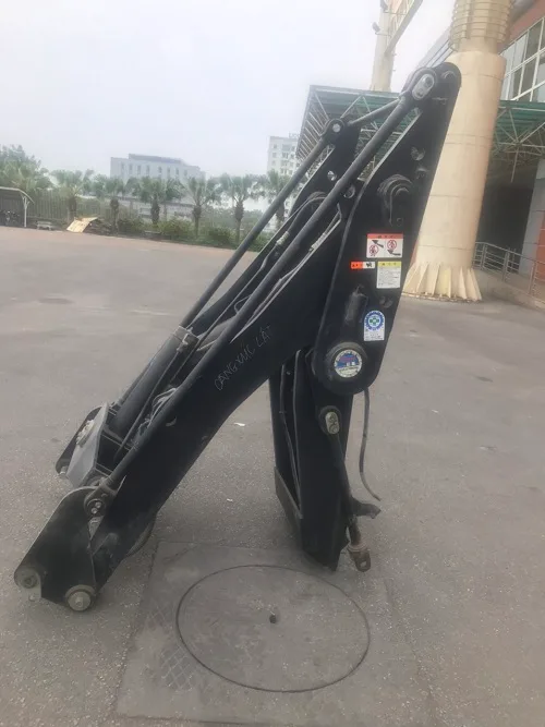 Bảo dưỡng bản lề càng gật gù xe nâng