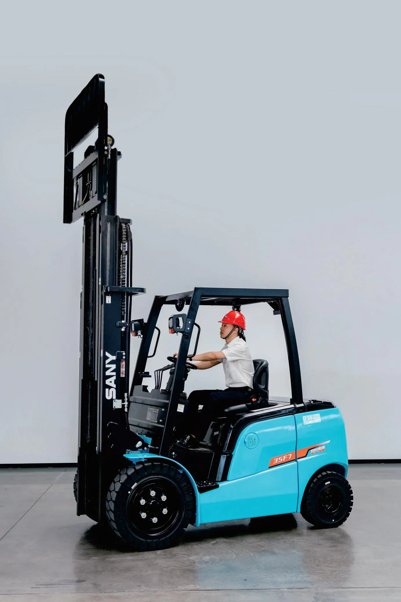 Xe nâng điện Sany F7 lắp khung nâng cao