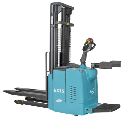 Xe nâng điện tay Interlift trong kho TFV