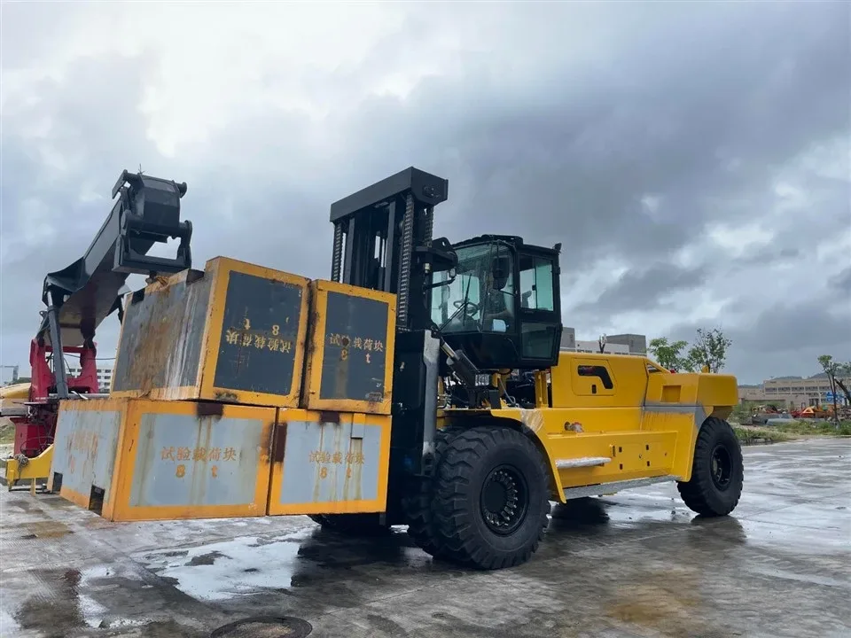 Bảo dưỡng Xe nâng dầu SOCMA HNF350 35 tấn