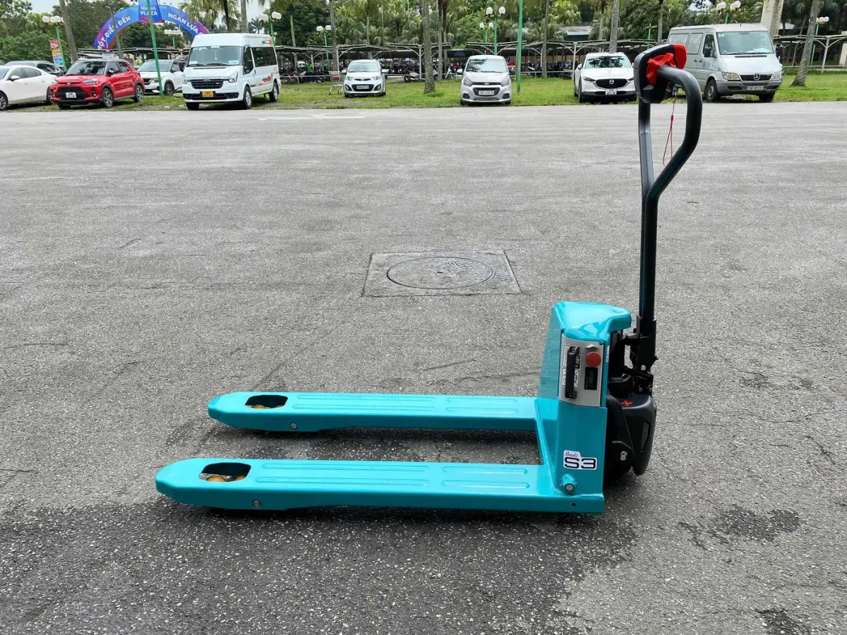 Xe nâng tay điện Baoli EP15 thực tế tại TFV