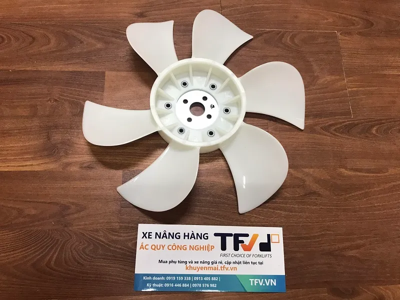 Cánh quạt làm mát động cơ xe nâng Toyota 1DZ sáu cánh nhựa