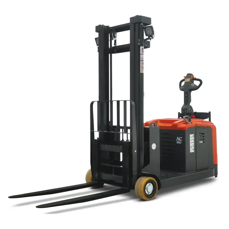 Xe nâng reach stacker đứng lái Interlift Q20GA — nhìn chéo phía trước