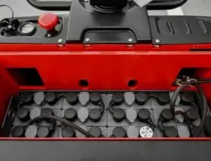 Khoang pin 24V và hệ truyền động AC của xe nâng tay điện MiMA ME30