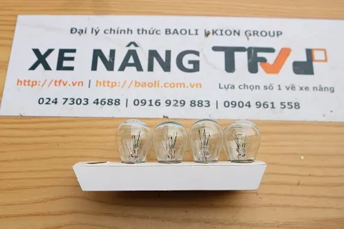 Đuôi 2 chân chếch bóng đèn 12V 21/5W Toyota 7FD