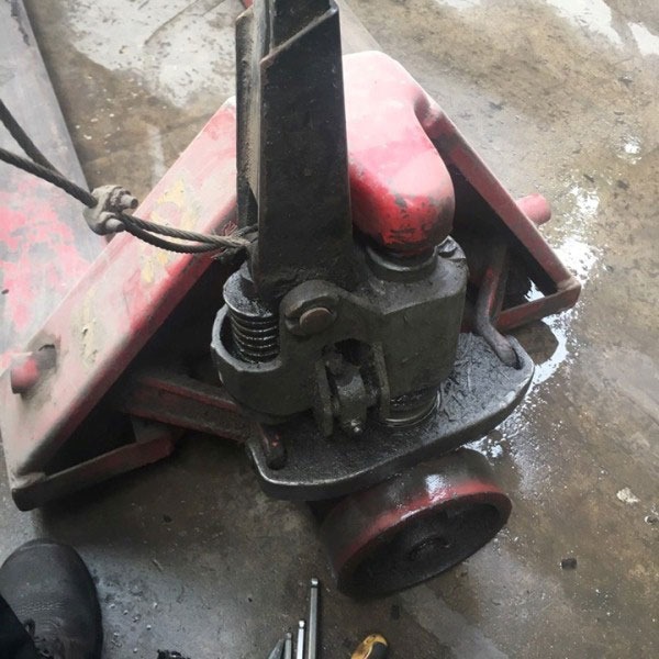Thủy lực xe nâng: Nguyên lý, sửa chữa và thay thế phụ tùng