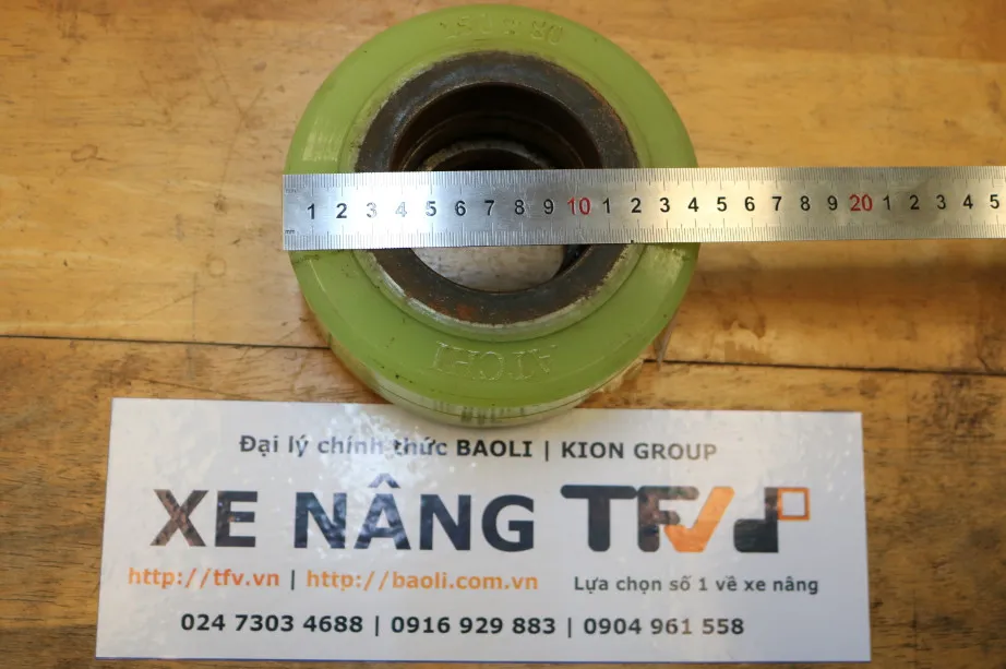 Đo bề rộng bánh cân bằng PU 150×80