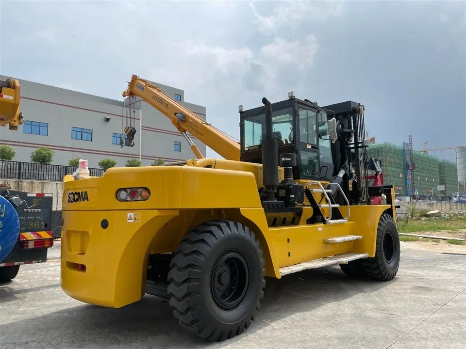 Khung nâng và giá càng của Xe nâng dầu SOCMA HNF350 35 tấn