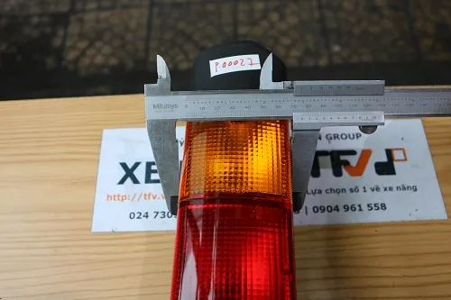 Đèn hậu xe nâng Toyota 8FG10-30 56640-26601-71 thay cho đèn vỡ