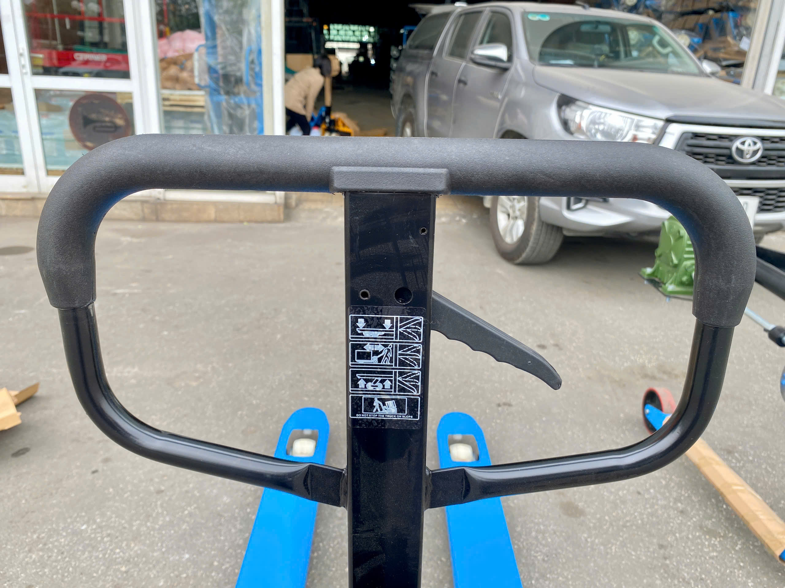 Xe nâng tay Interlift Pro 3 tấn, càng 550/685 mm