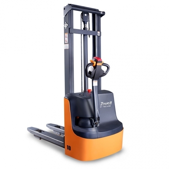 Xe nâng điện 1 tấn: chọn loại xe theo pallet, kệ và ca làm việc