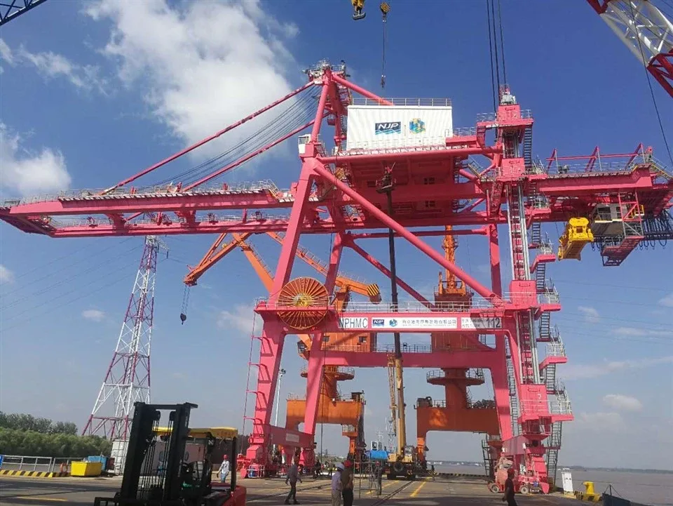 Cẩu bờ STS SOCMA 65 tấn toàn cảnh
