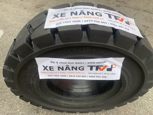 Hông lốp đặc 7.00-12 Success có ký hiệu cỡ