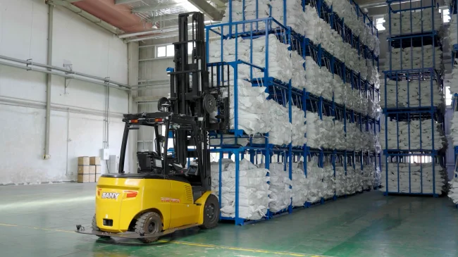 Xe nâng tự động Sany xếp chồng lồng thép nhiều tầng