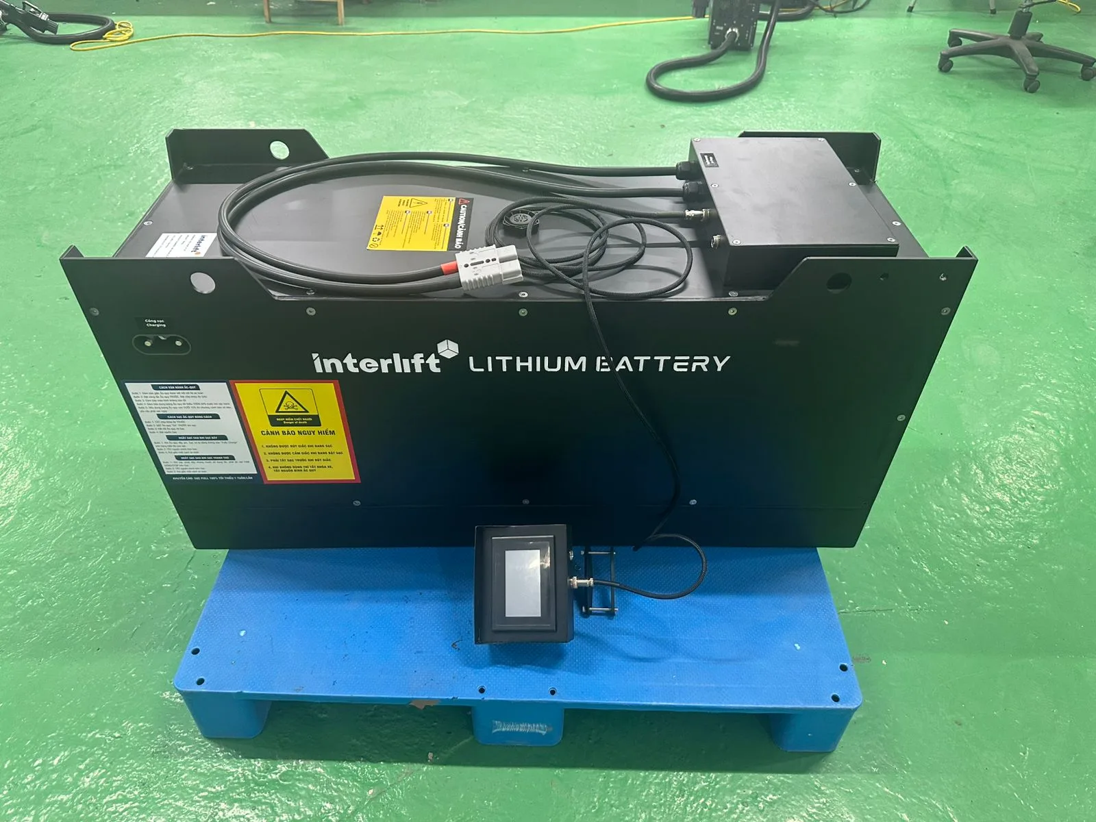 Pin lithium xe nâng 72V Interlift lắp ráp tại xưởng TFV