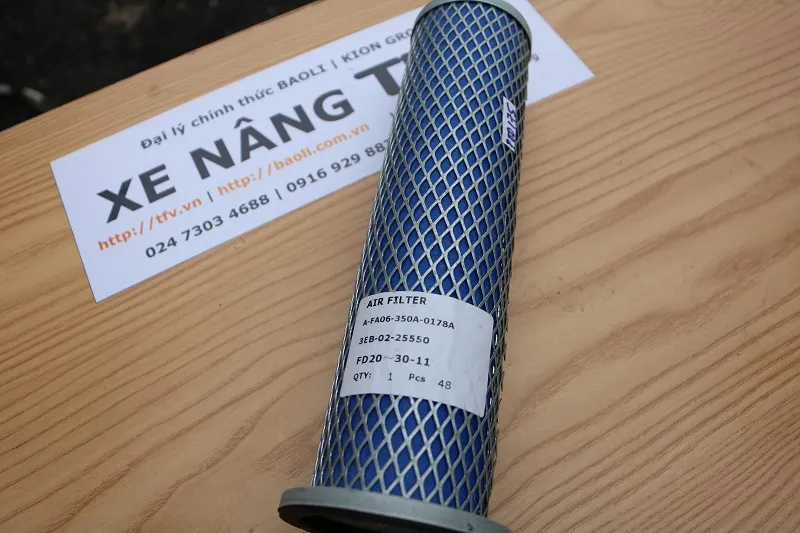 Tem nhãn lọc gió trong xe nâng ghi mã 3EB-02-25550 và model FD20-30-11