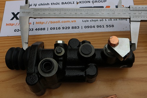 Tổng phanh bằng kim loại xe nâng, mã 224X5-40201. Mã P.00138