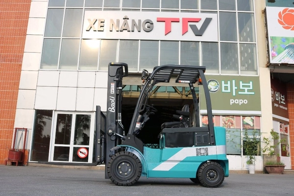 Xe nâng Reach Truck