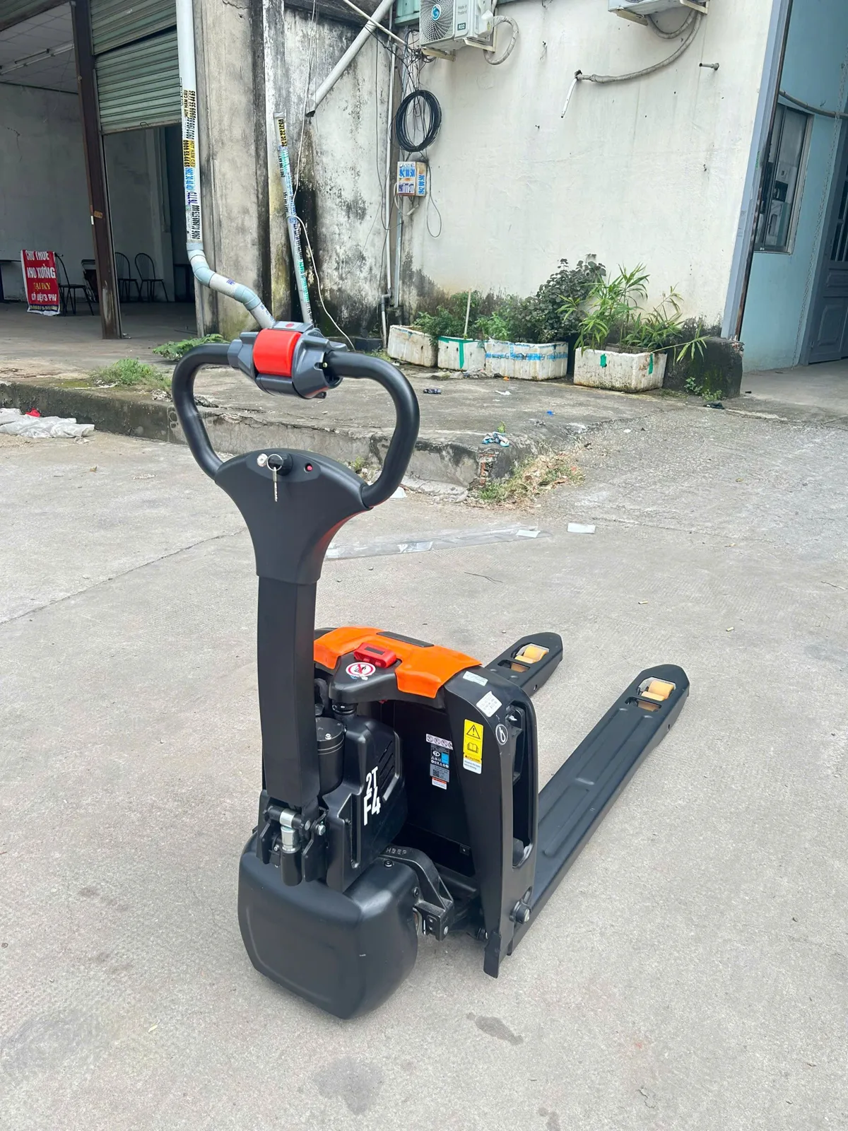 Tay lái xe nâng tay điện Interlift F4 201